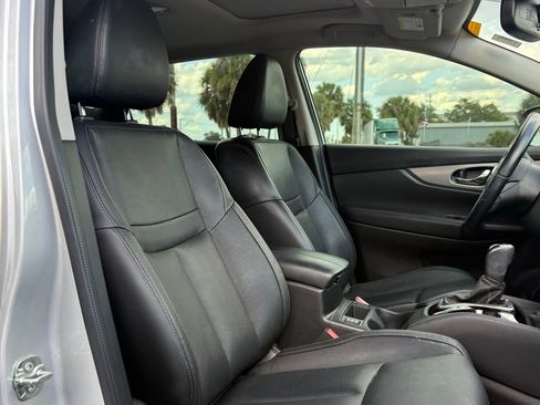 Used 2020 Nissan Rogue Sport SL w/ Premium Package FWD image 16