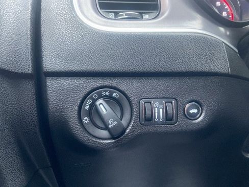 Used 2021 Dodge Charger SXT w/ Blacktop Package image 17