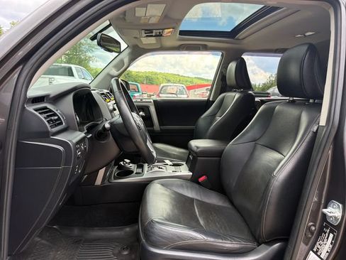 Used 2018 Toyota 4Runner Limited AWD/4WD image 10