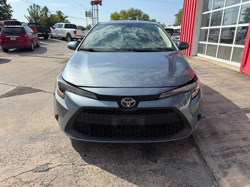 Used 2022 Toyota Corolla LE FWD image 3