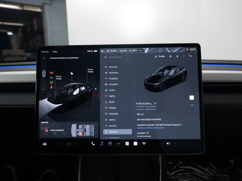 Used 2026 Tesla Model Y AWD image 34