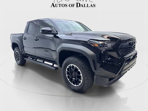 Used 2026 Toyota Tacoma TRD Off-Road w/ TRD Off Road Upgrade Package AWD/4WD image 4