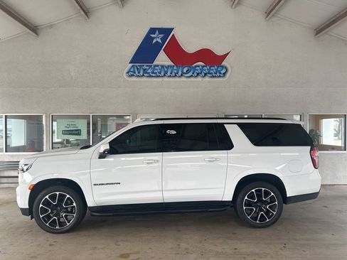 Used 2024 Chevrolet Suburban RST w/ Luxury Package image 2