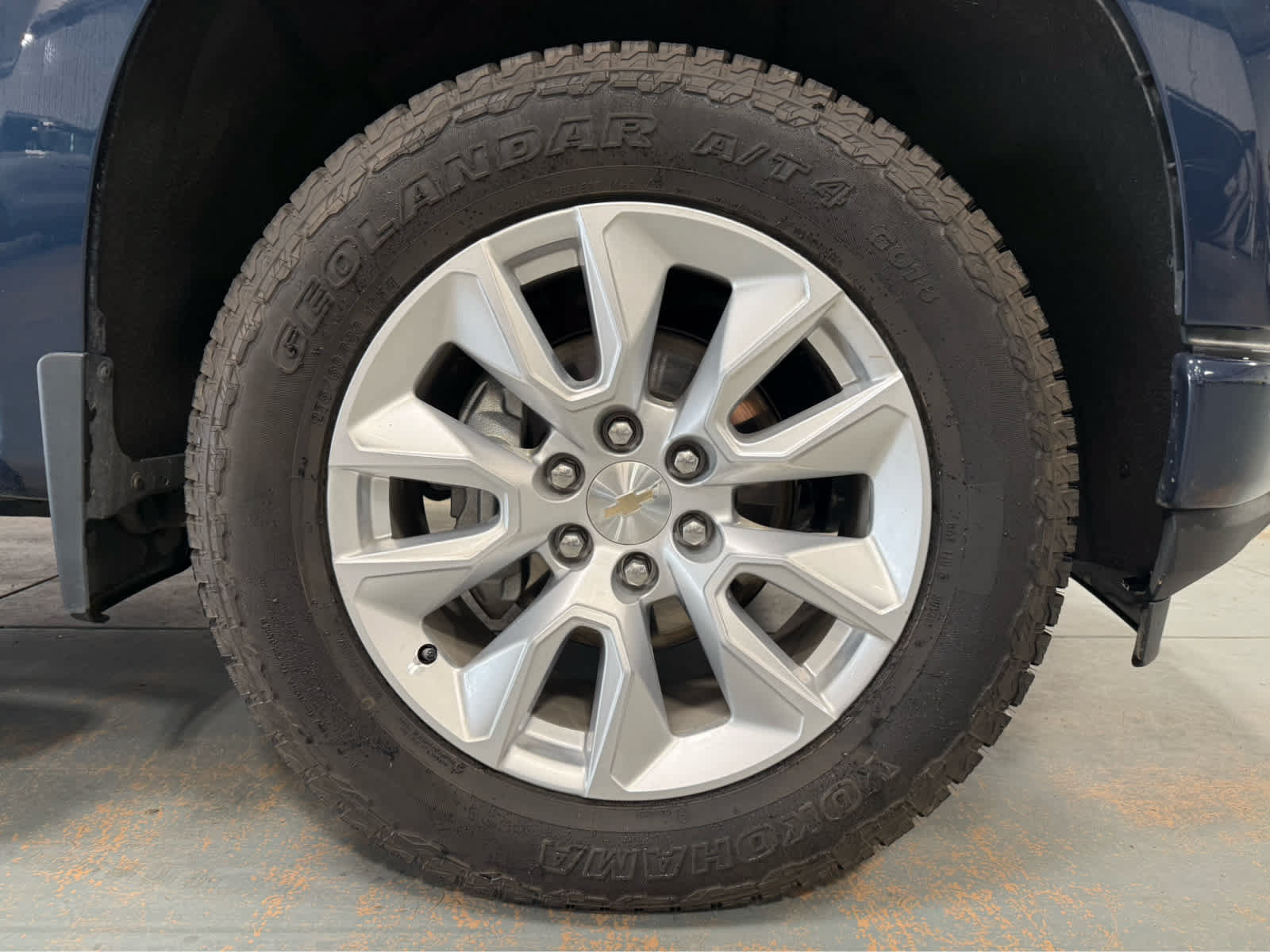 Used 2021 Chevrolet Silverado 1500 Custom w/ Safety Confidence Package AWD/4WD image 9