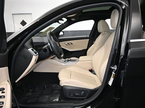 Used 2025 BMW 330i Sedan image 12