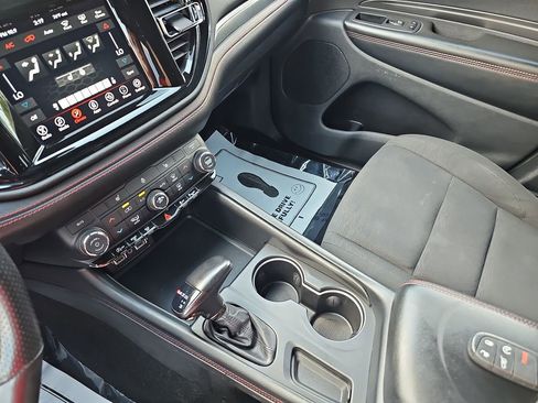 Used 2023 Dodge Durango GT RWD image 30