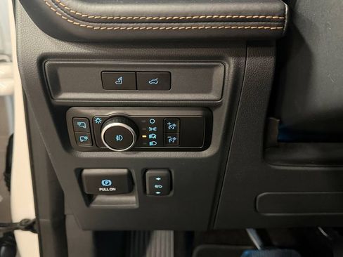 Used 2023 Ford Expedition Max Platinum AWD/4WD image 34
