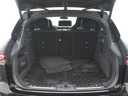 Used 2023 Jaguar F-PACE R-Dynamic S AWD/4WD image 16