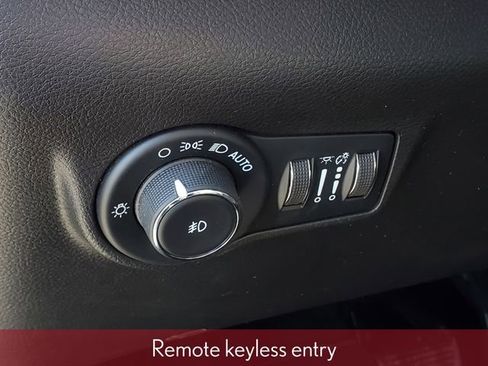 Used 2022 Jeep Compass Trailhawk w/ Trailhawk Convenience Group image 17