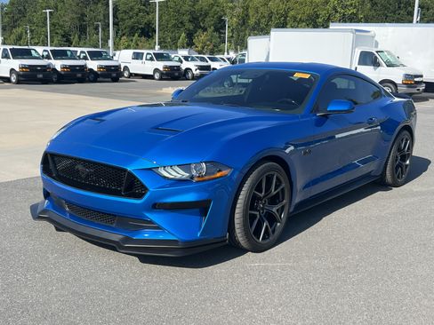 Used 2019 Ford Mustang GT Premium w/ Performance Package - Level 2 RWD image 5