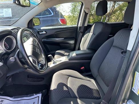 Used 2017 Dodge Journey SXT FWD image 9