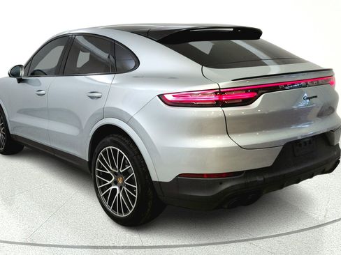 Used 2023 Porsche Cayenne Coupe AWD/4WD image 5