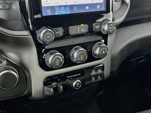 New 2026 RAM 1500 Express AWD/4WD image 15