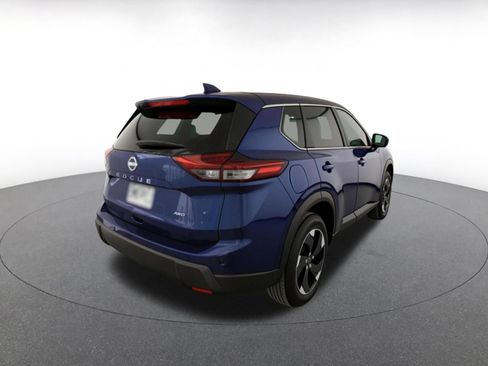 Used 2025 Nissan Rogue SV AWD/4WD image 9