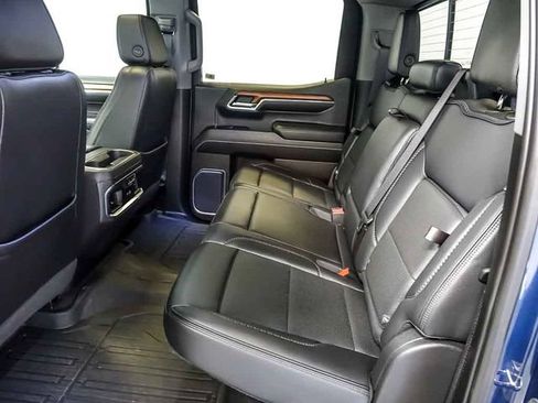 Used 2023 GMC Sierra 1500 Denali w/ Technology Package AWD/4WD image 15