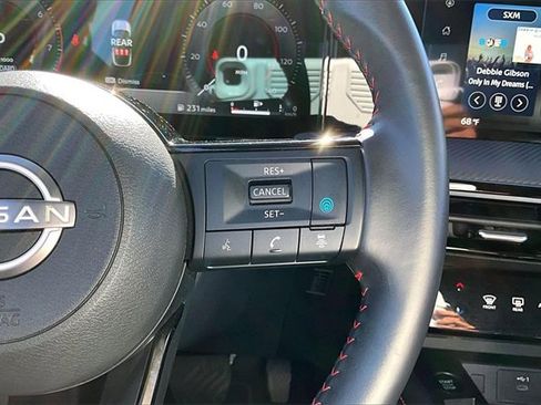 Certified 2025 Nissan Kicks SR image 11