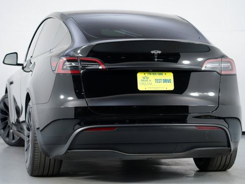 Used 2022 Tesla Model Y Performance image 6