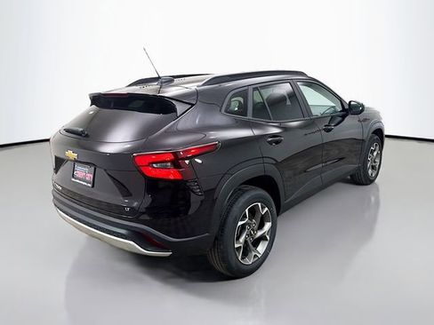 New 2026 Chevrolet Trax LT w/ Sunroof Package image 9