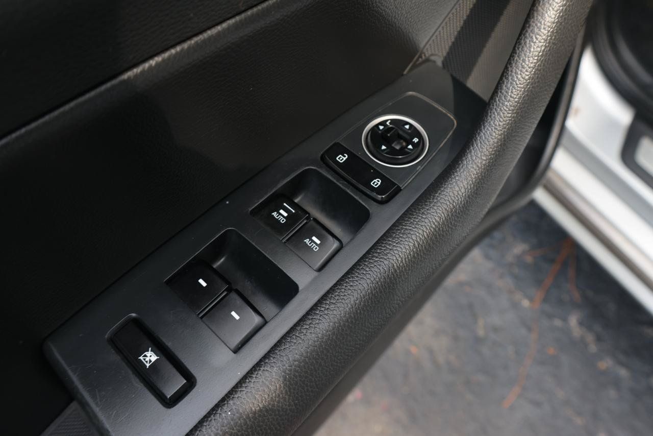 Used 2018 Hyundai Sonata Limited FWD image 32