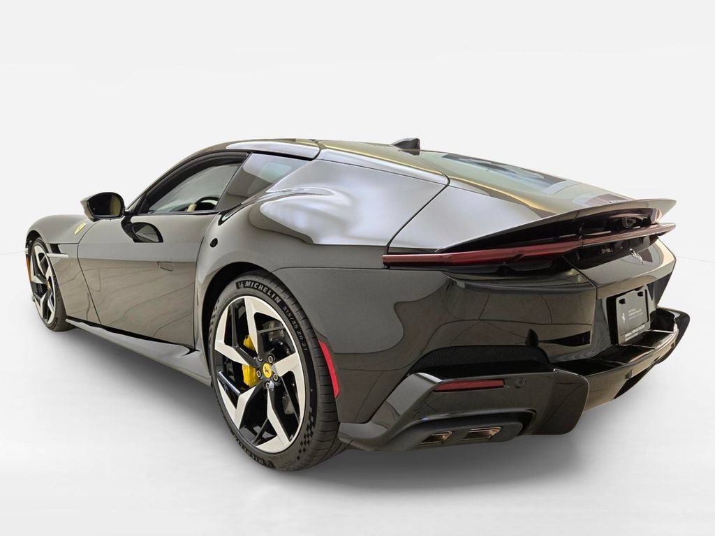 Used 2025 Ferrari 12Cilindri RWD image 9