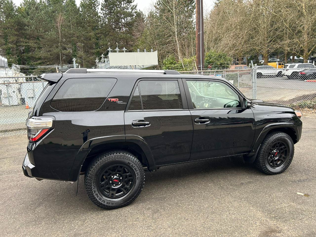 Used 2018 Toyota 4Runner TRD Off-Road Premium AWD/4WD image 4
