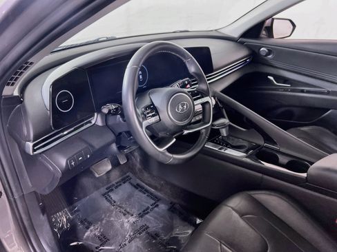 Used 2023 Hyundai Elantra Limited FWD image 9