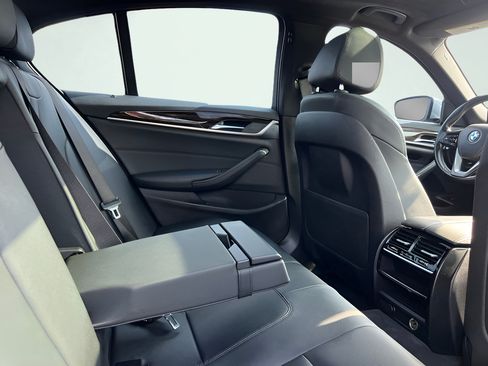 Used 2019 BMW 530i RWD image 25