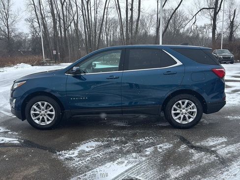 Used 2020 Chevrolet Equinox LT image 2