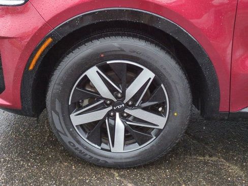 Certified 2023 Kia Sorento S FWD image 11
