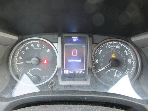 Used 2023 Toyota Tacoma TRD Off-Road AWD/4WD image 8