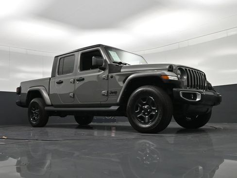 Used 2022 Jeep Gladiator Sport AWD/4WD image 29