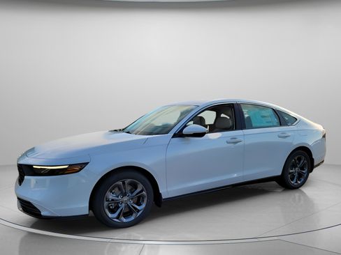 New 2025 Honda Accord EX-L image 2