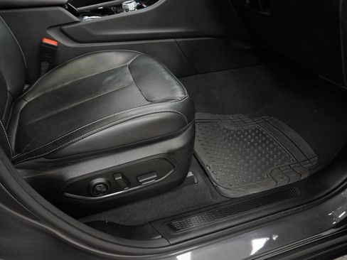 Used 2022 Jeep Grand Cherokee L Limited AWD/4WD image 35