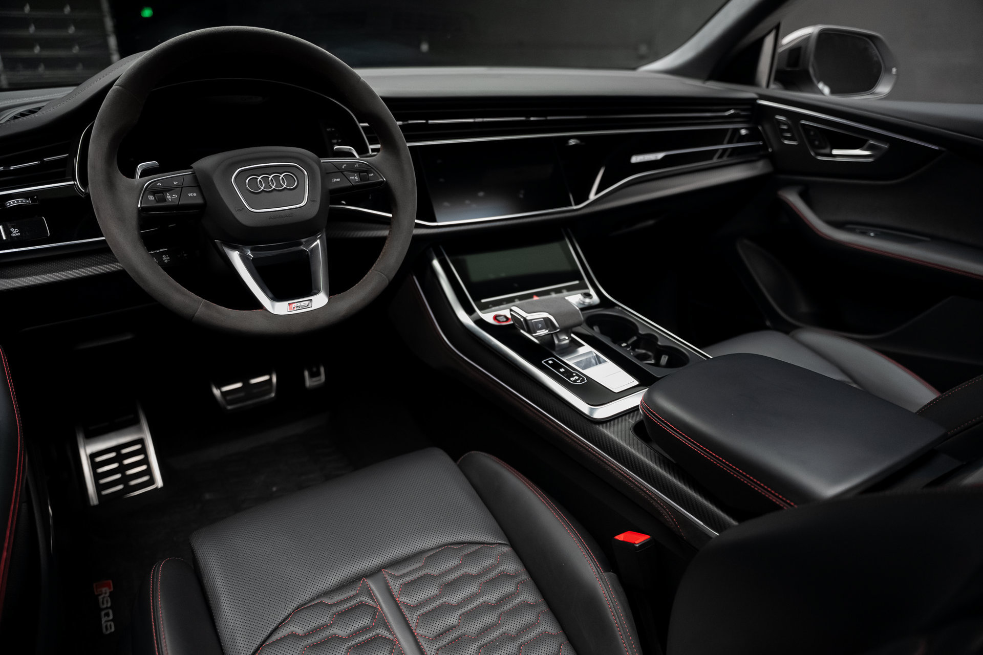 Used 2023 Audi RS Q8 AWD/4WD image 2