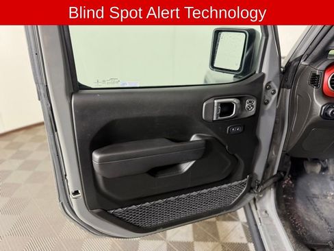 Used 2023 Jeep Wrangler Unlimited Rubicon w/ LED Lighting Group AWD/4WD image 13