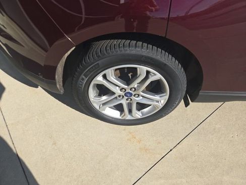 Used 2018 Ford Edge Titanium w/ Equipment Group 302A FWD image 15