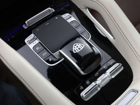 Used 2023 Mercedes-Benz Maybach GLS 600 4MATIC image 29