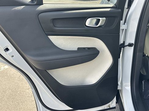 Certified 2026 Volvo XC40 B5 Plus w/ Protection Package Premier image 20