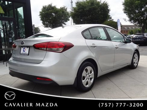 Used 2017 Kia Forte LX w/ LX Popular Package FWD image 4
