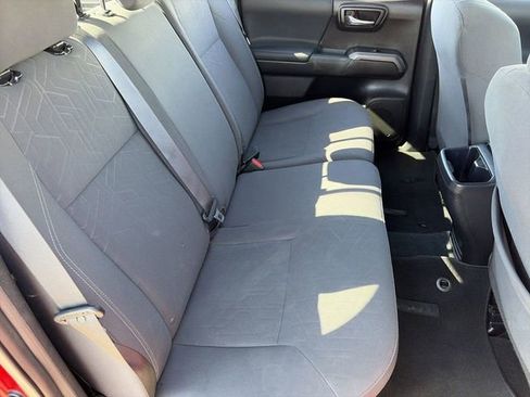 Used 2018 Toyota Tacoma TRD Sport w/ Technology Package image 14