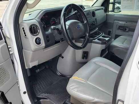Used 2013 Ford E-250 and Econoline 250 Extended RWD image 3