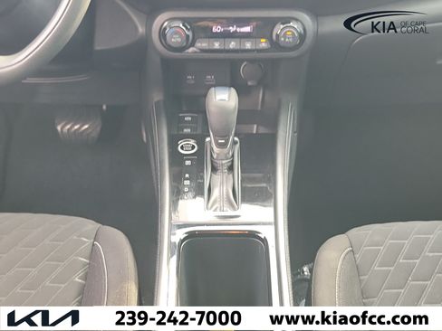 Used 2021 Nissan Kicks SV w/ Interior Electronics Package FWD image 19