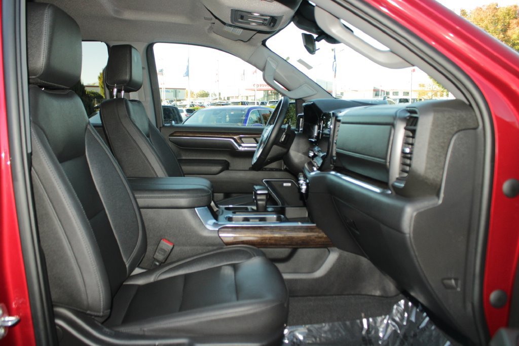 Used 2023 GMC Sierra 1500 Elevation w/ Elevation Premium Package AWD/4WD image 11