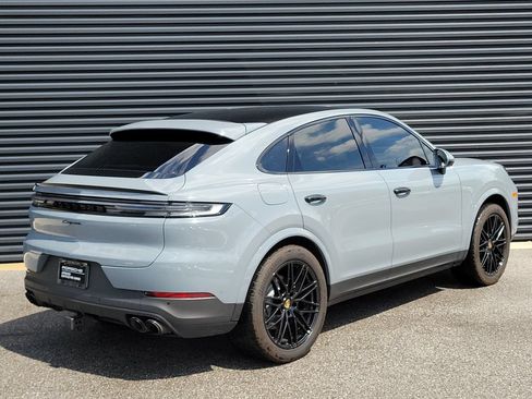 Certified 2024 Porsche Cayenne Coupe AWD/4WD image 7