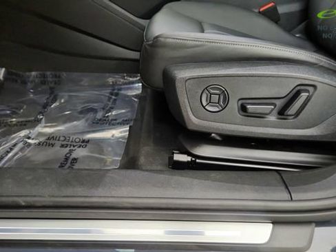 Used 2025 Audi A6 e-tron Premium Plus w/ Premium Plus RWD image 35