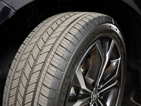 Certified 2025 Toyota Sienna Platinum image 10