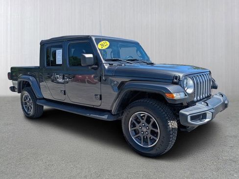 Used 2022 Jeep Gladiator Overland w/ Trailer Tow Package AWD/4WD image 1