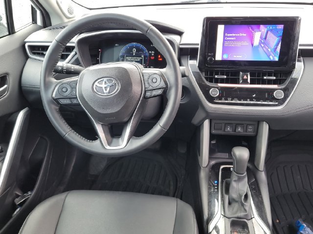 Used 2024 Toyota Corolla Cross XLE w/ Convenience Package FWD image 12
