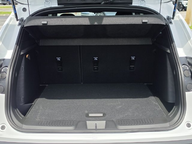 New 2026 Chevrolet Trax RS w/ Driver Confidence Package FWD image 12