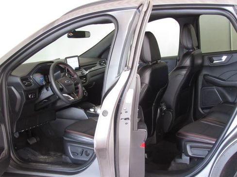 Used 2025 Ford Escape ST-Line AWD/4WD image 14